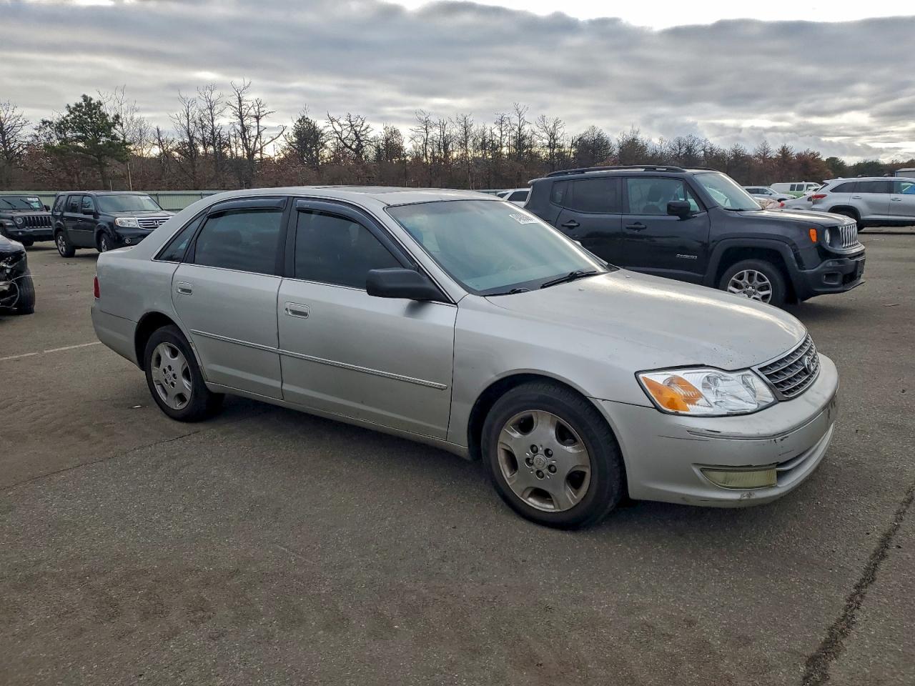 2004 TOYOTA Avalon