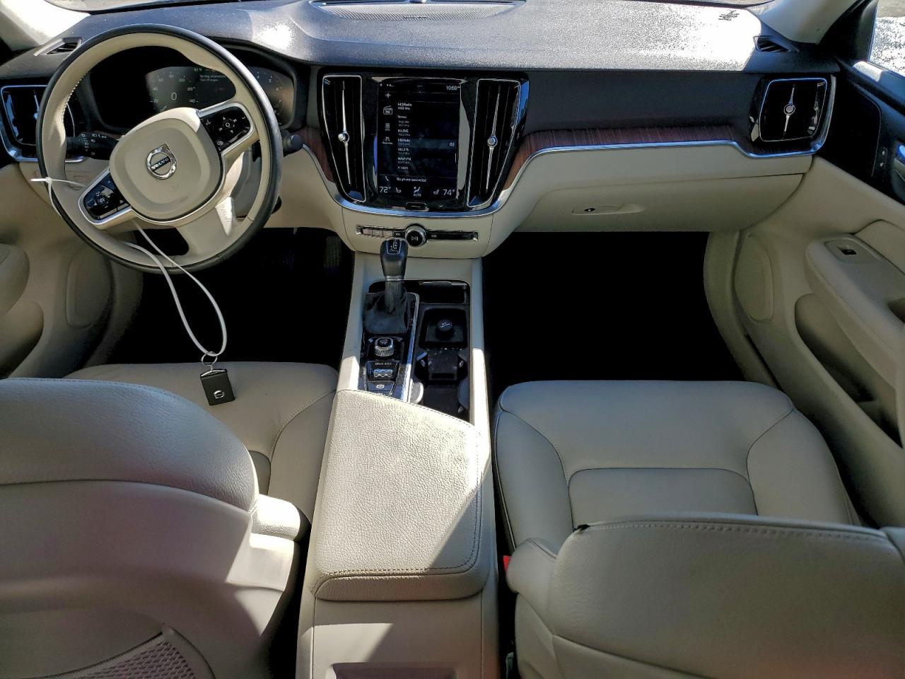 2019 VOLVO S60