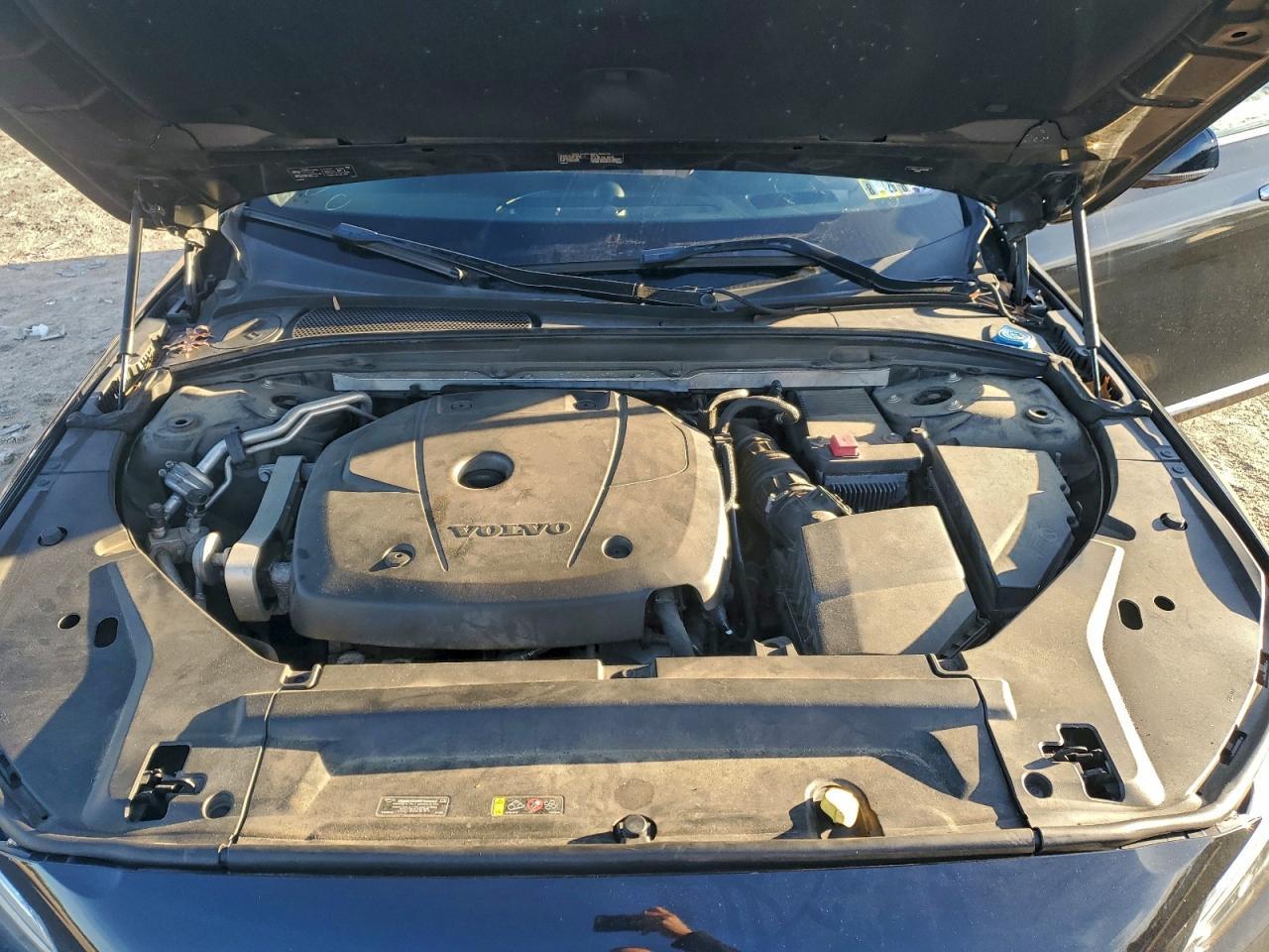 2018 VOLVO S90