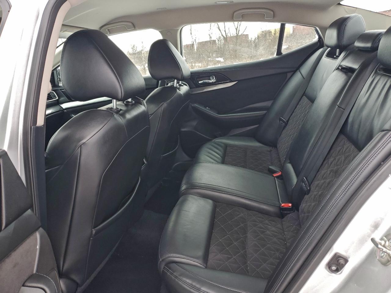 2016 NISSAN Maxima