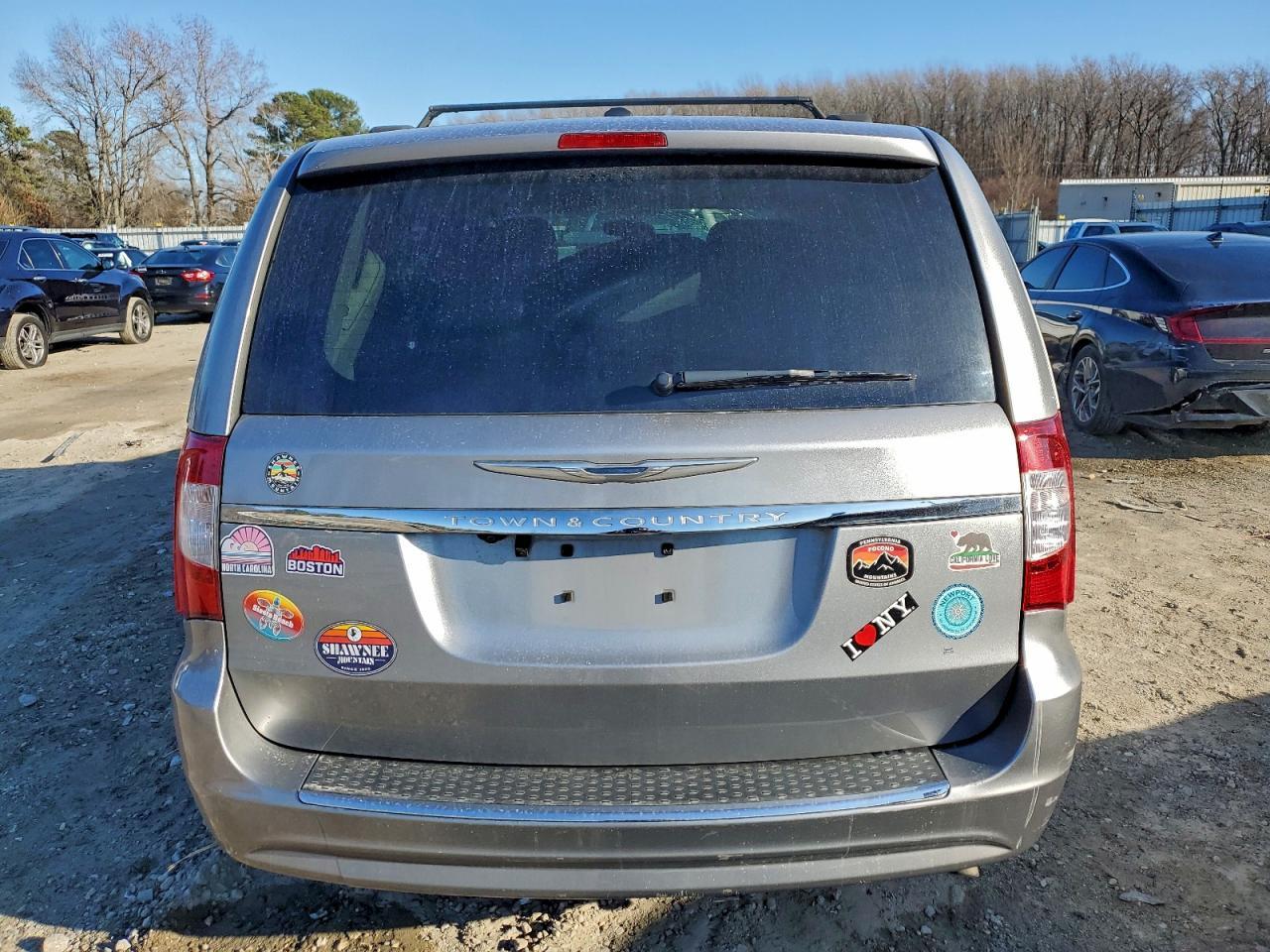 2016 CHRYSLER Town & Country