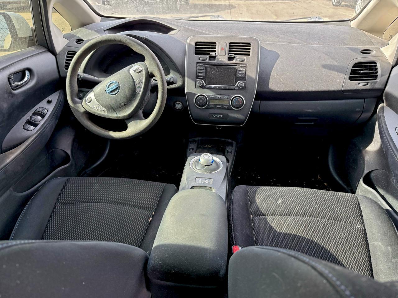2017 NISSAN LEAF