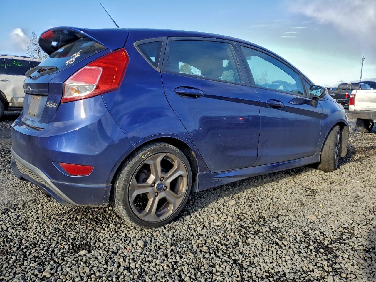 2016 FORD Fiesta