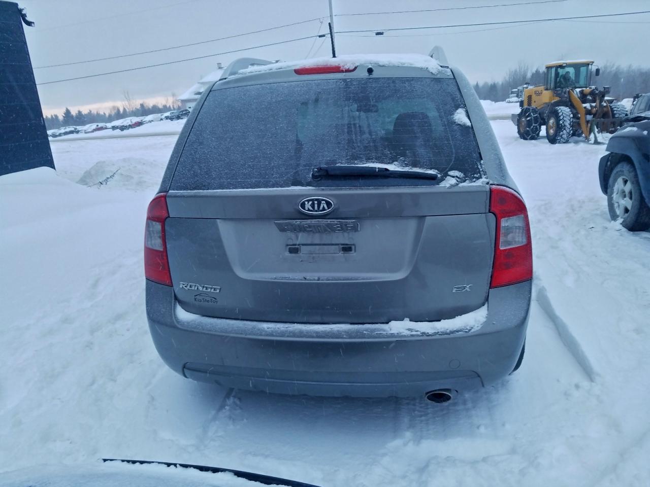 2012 KIA RONDO