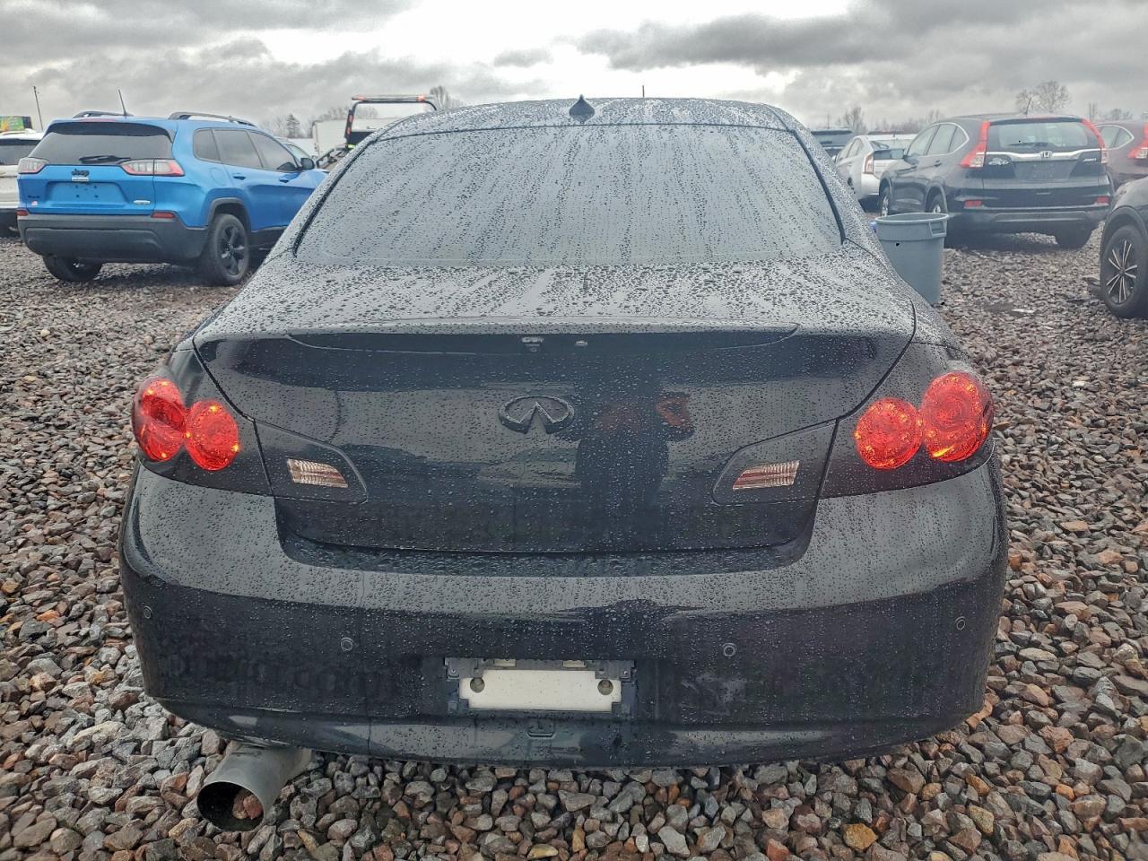 2013 INFINITI G37