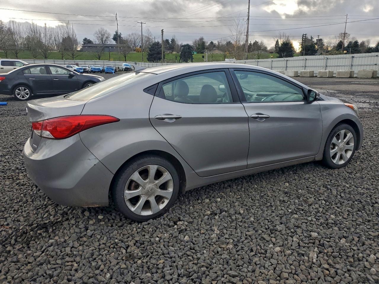 2012 HYUNDAI ELANTRA