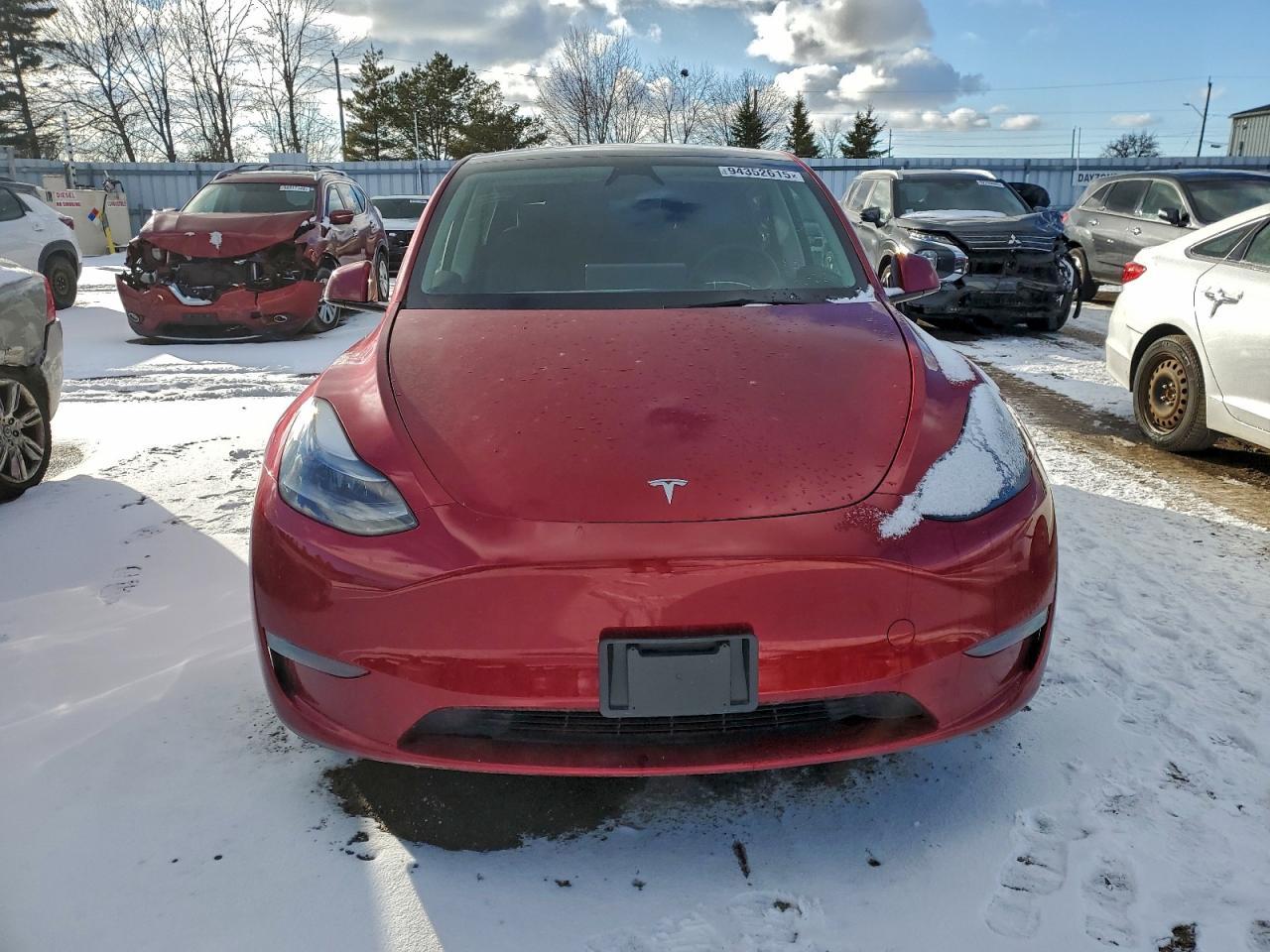 2025 TESLA MODEL Y
