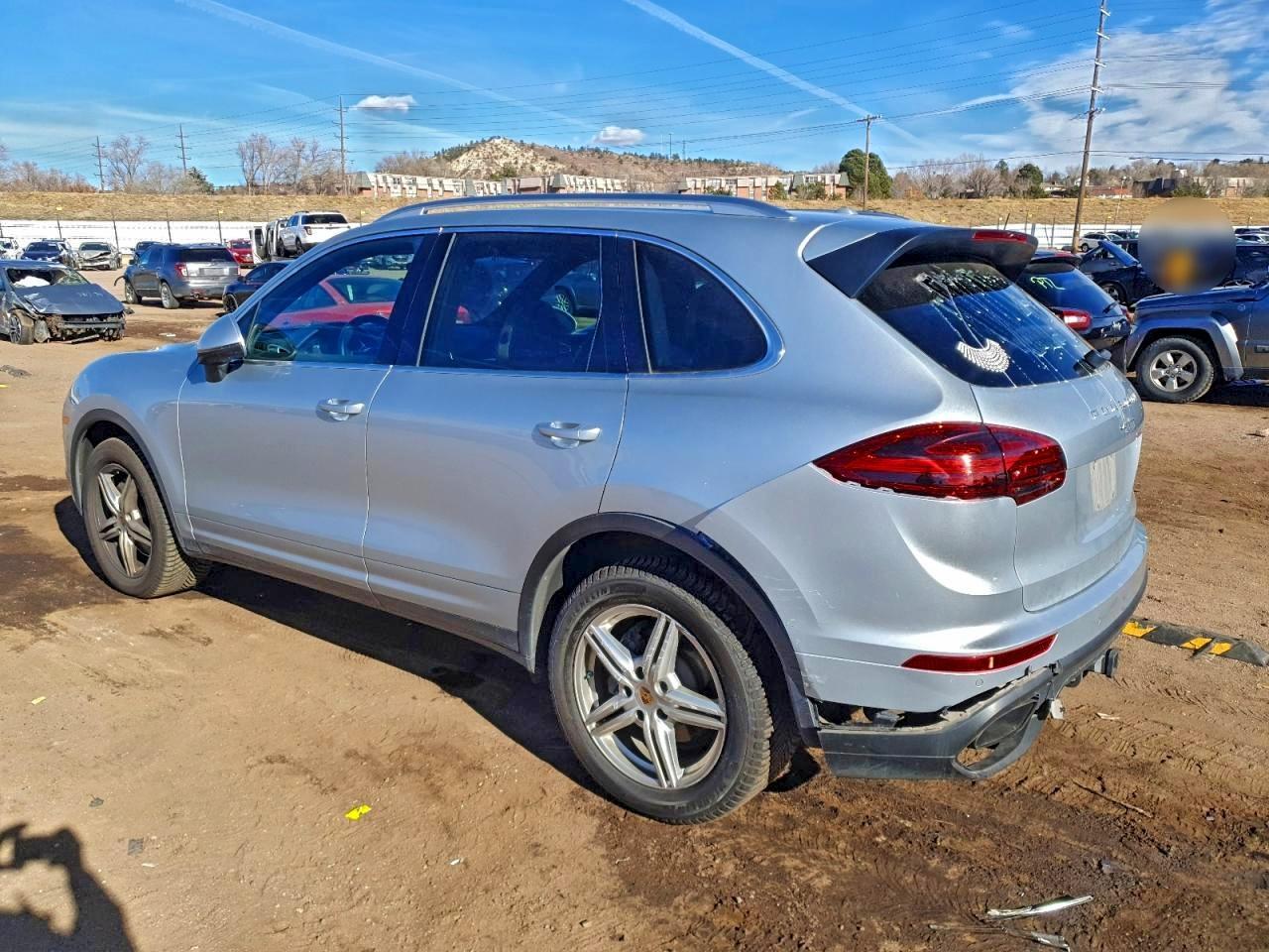 2016 PORSCHE CAYENNE