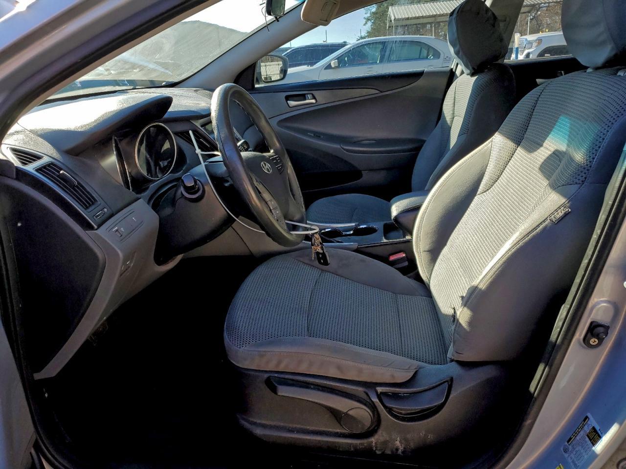 2011 HYUNDAI SONATA