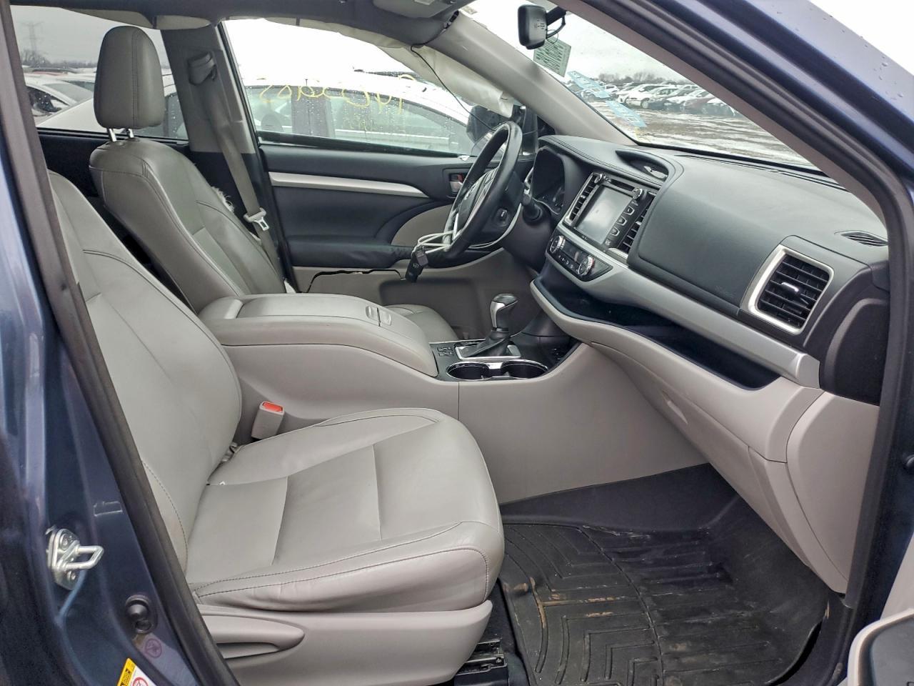 2015 TOYOTA HIGHLANDER