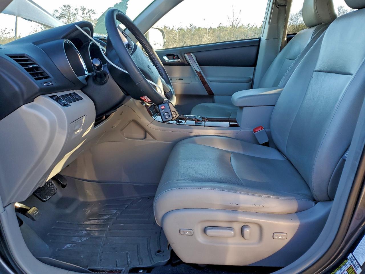 2012 TOYOTA HIGHLANDER