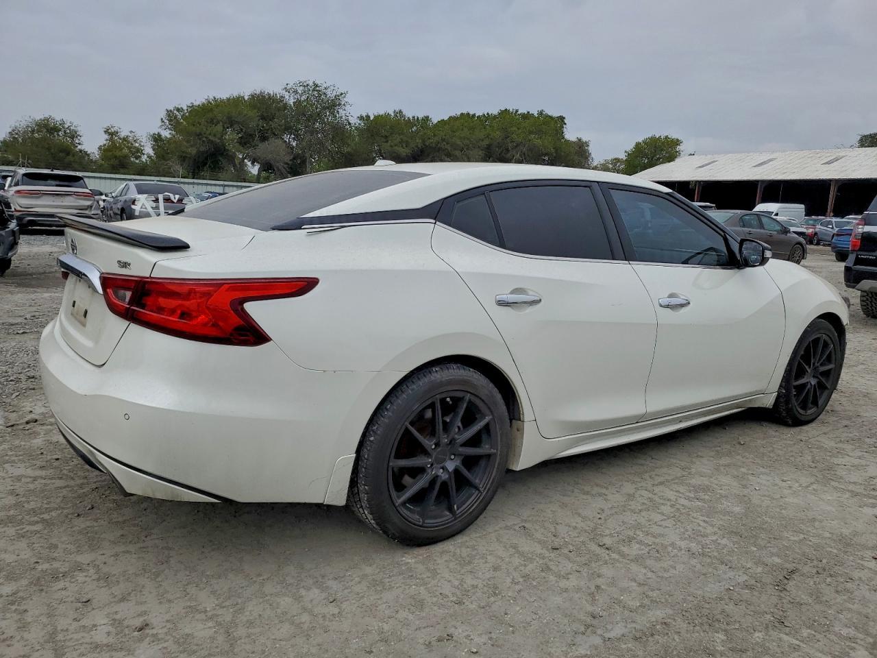 2016 NISSAN Maxima