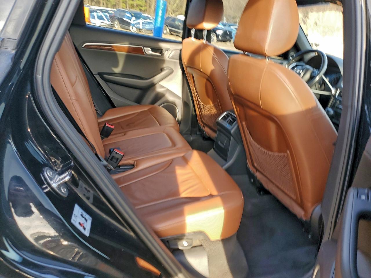 2011 AUDI Q5