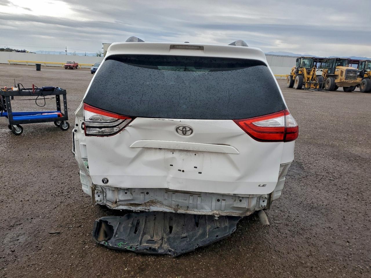 2015 TOYOTA SIENNA