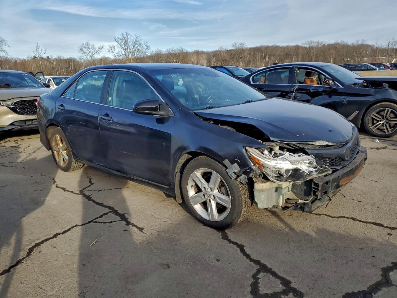2014 TOYOTA CAMRY