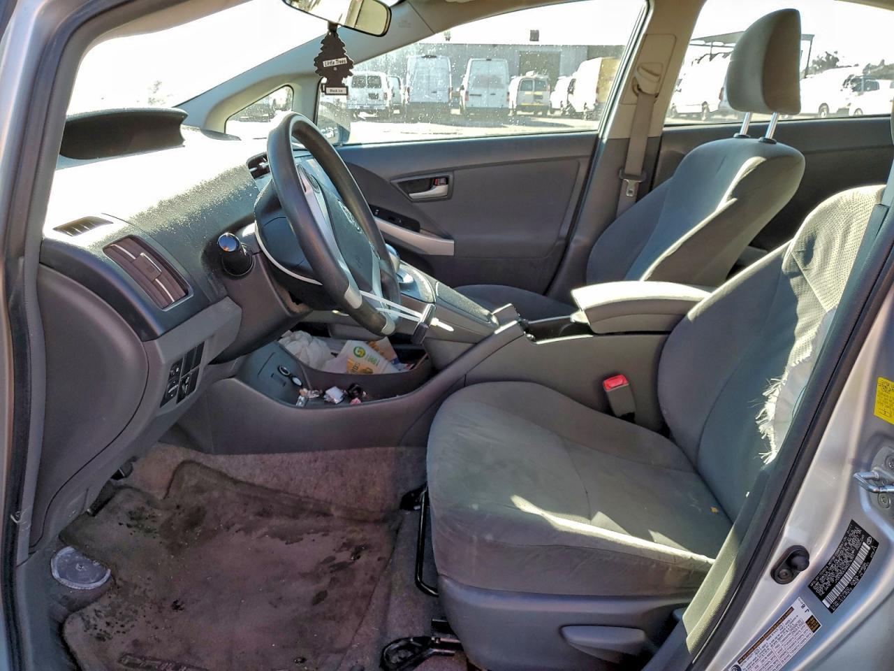 2011 TOYOTA PRIUS