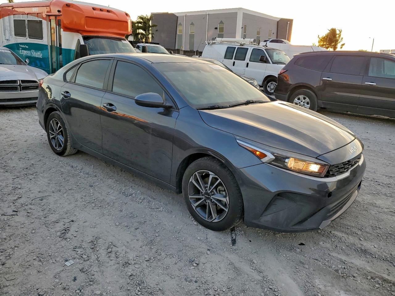 2023 KIA FORTE