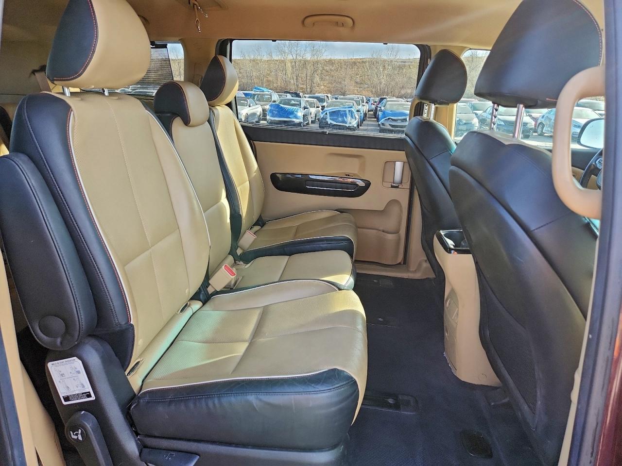 2016 KIA SEDONA