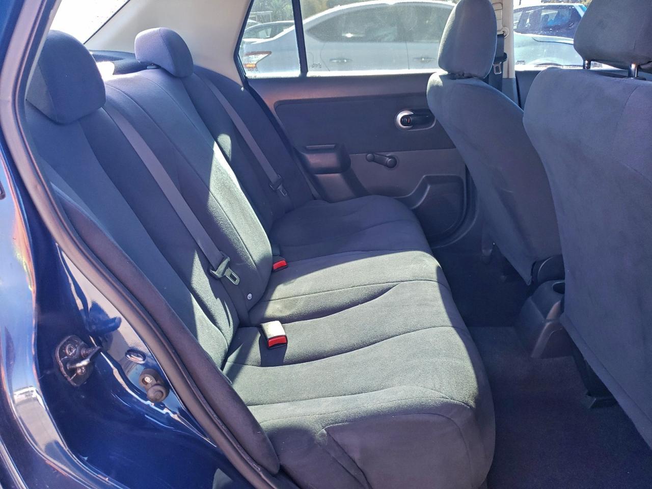 2011 NISSAN VERSA