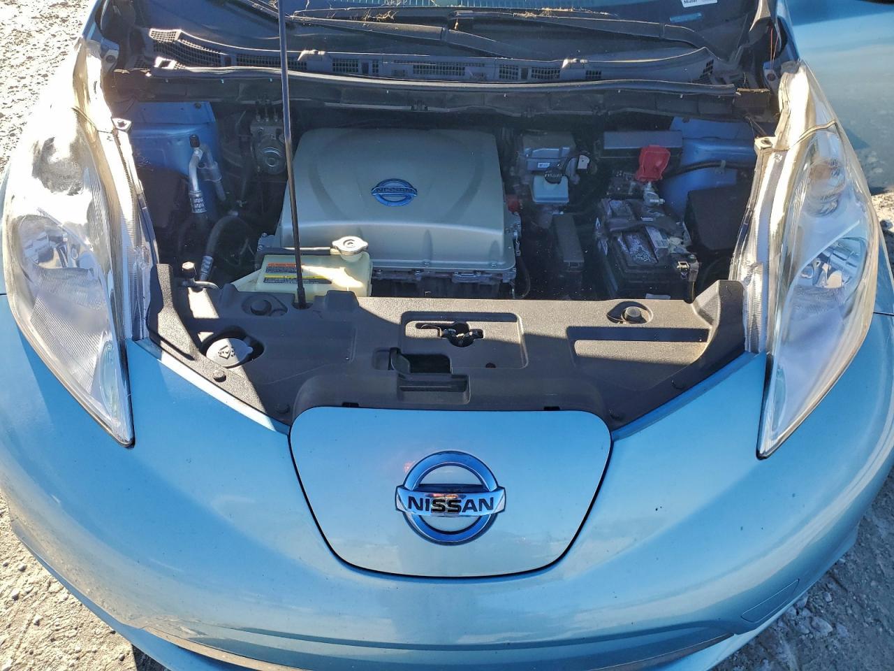 2015 NISSAN LEAF