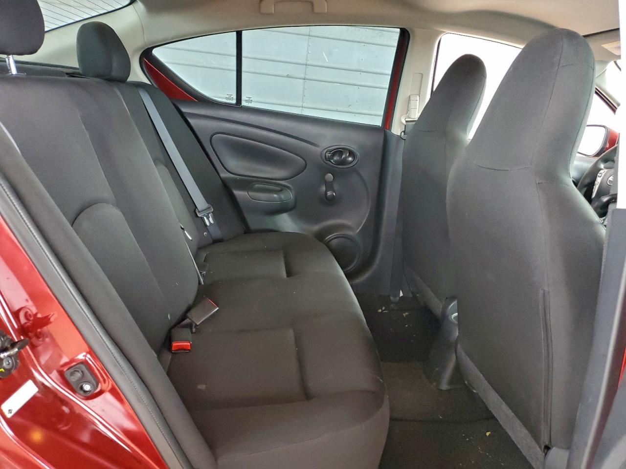 2016 NISSAN VERSA