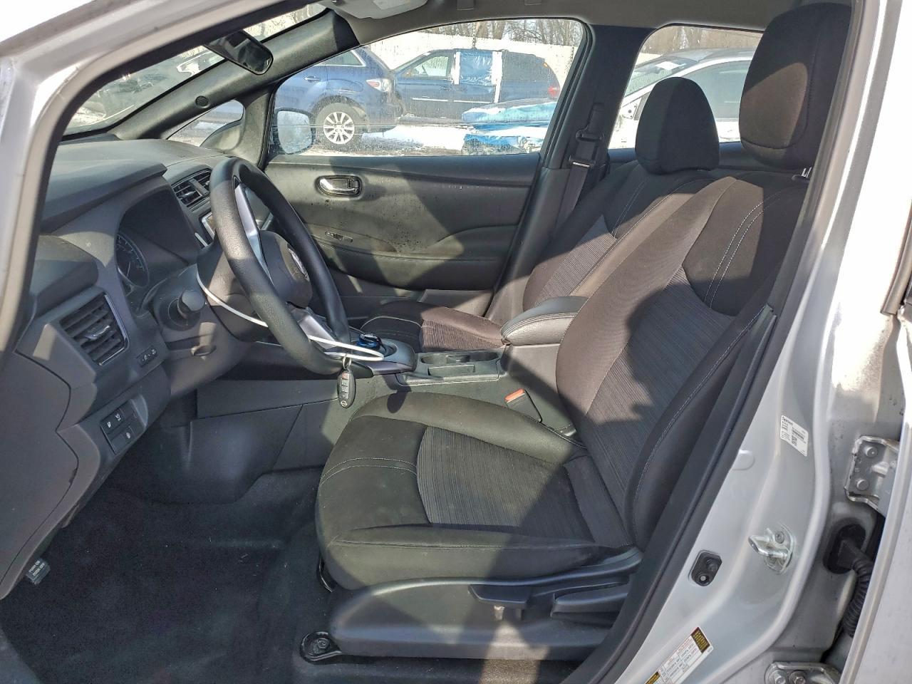2023 NISSAN LEAF