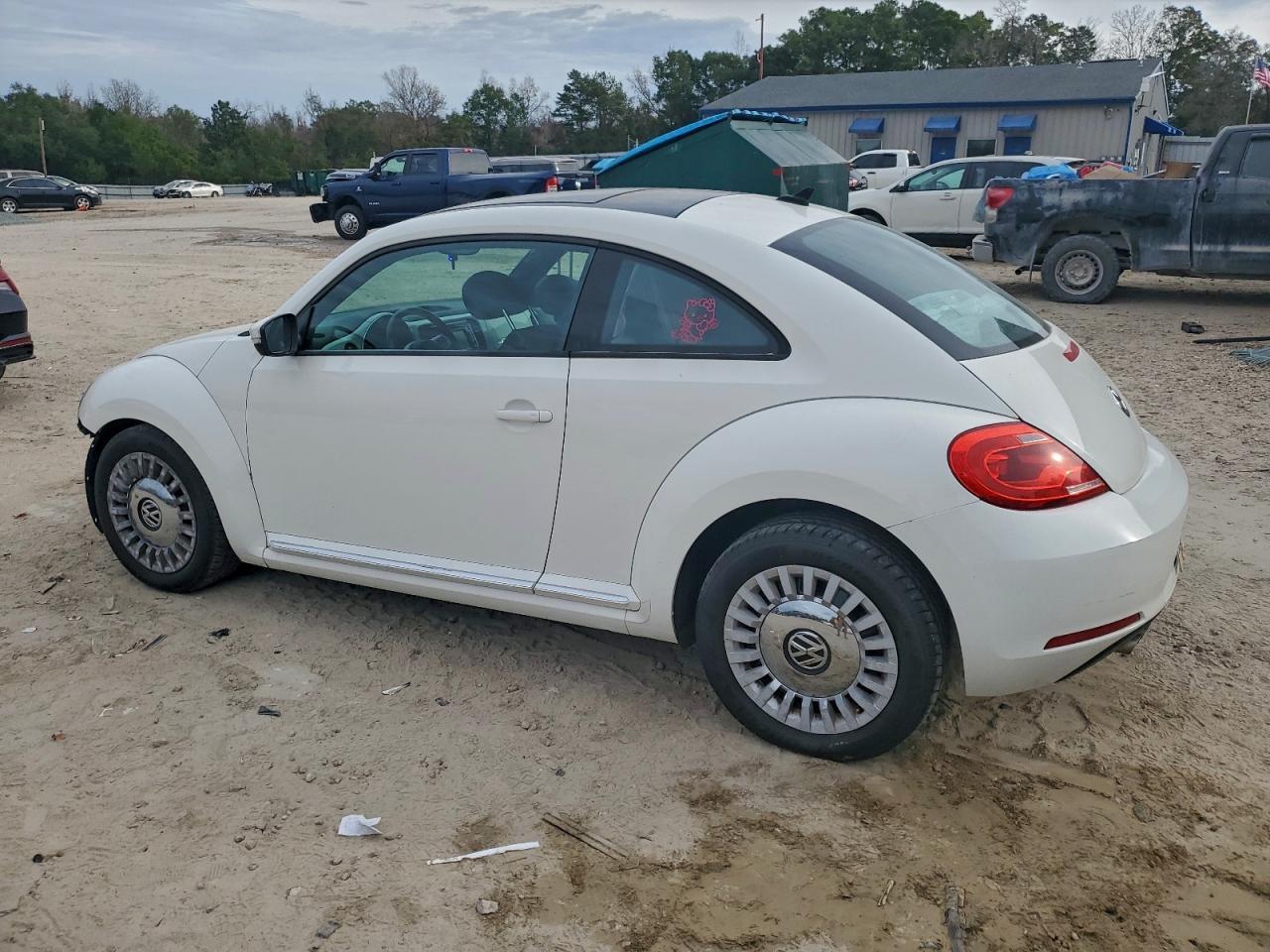 2013 VOLKSWAGEN Beetle
