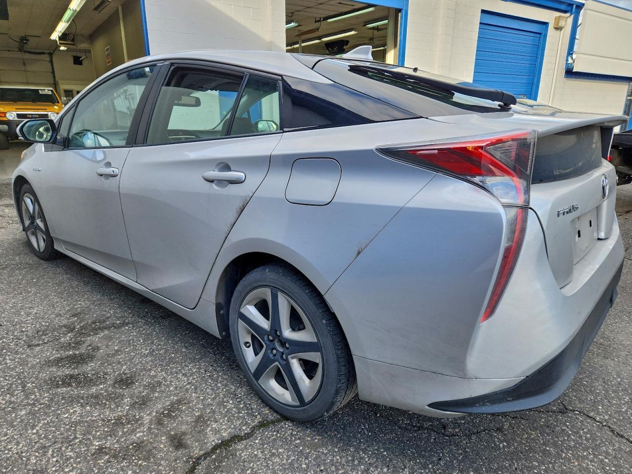 2017 TOYOTA PRIUS