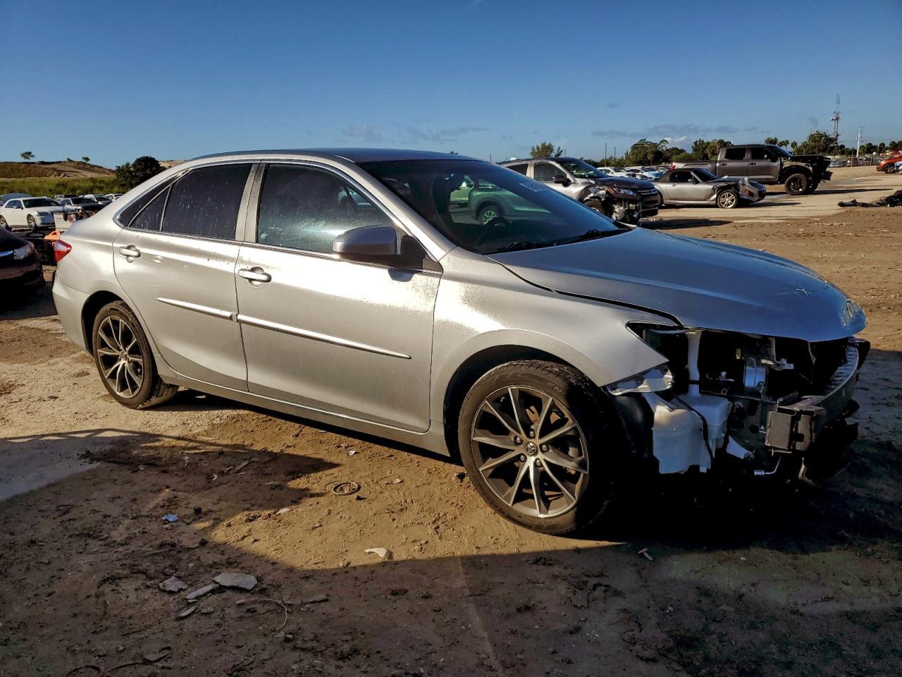 2016 TOYOTA CAMRY