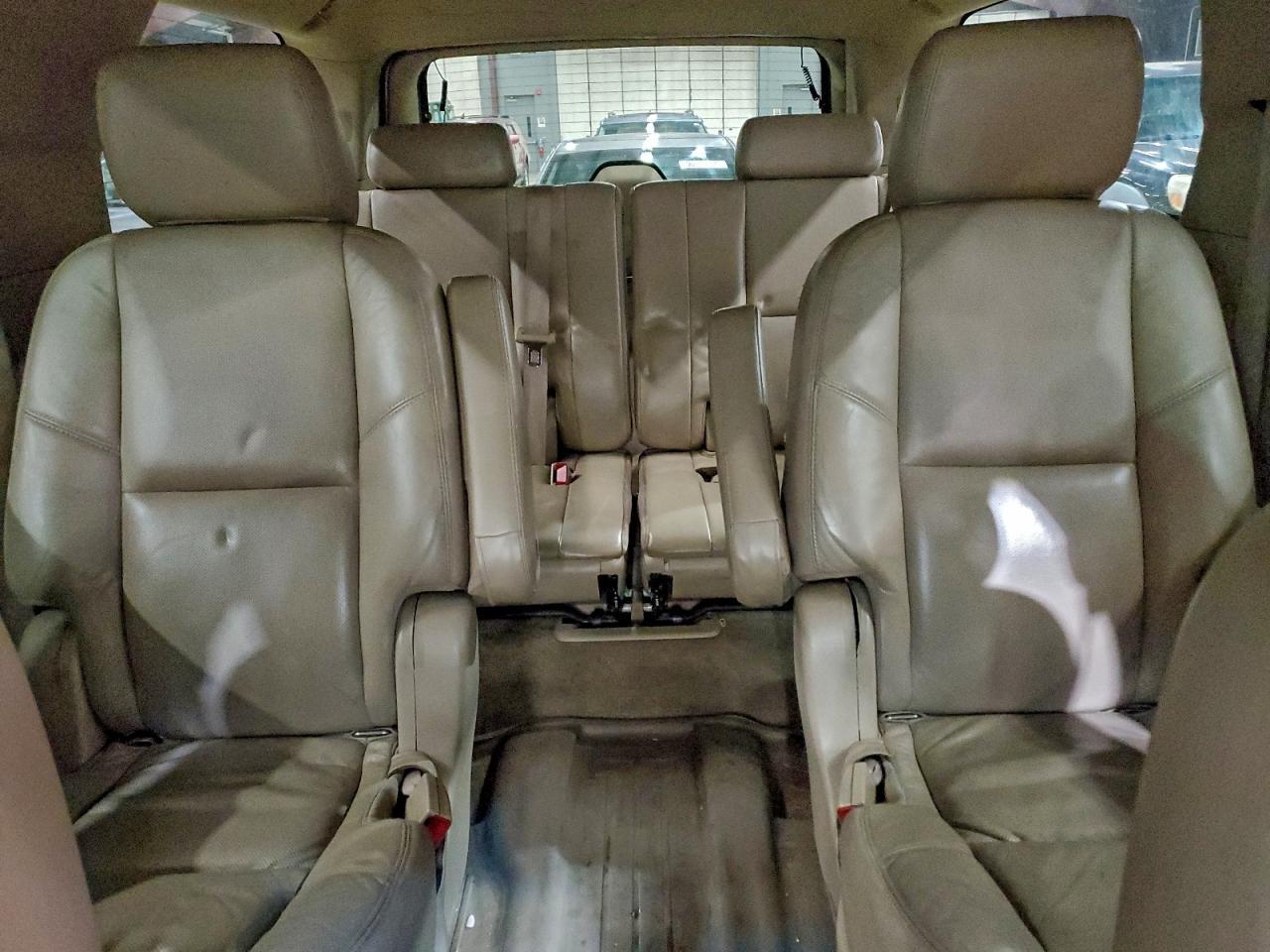 2011 CADILLAC Escalade ESV