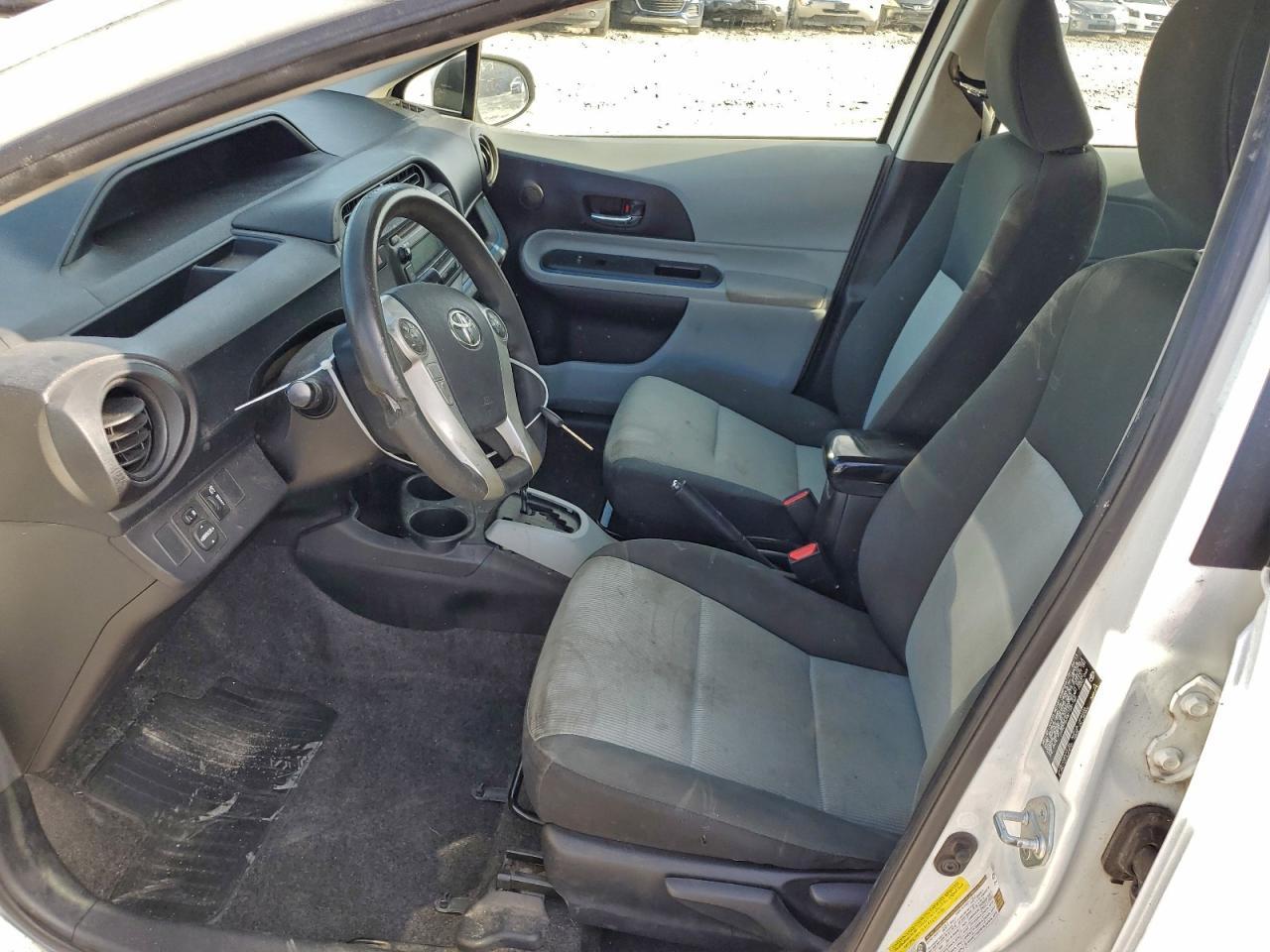 2013 TOYOTA Prius c