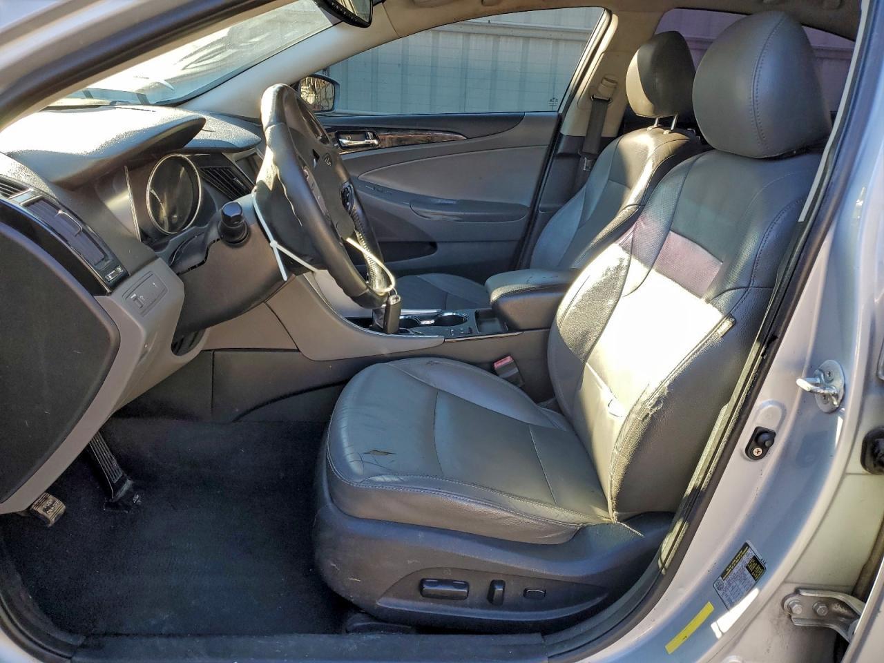 2011 HYUNDAI SONATA