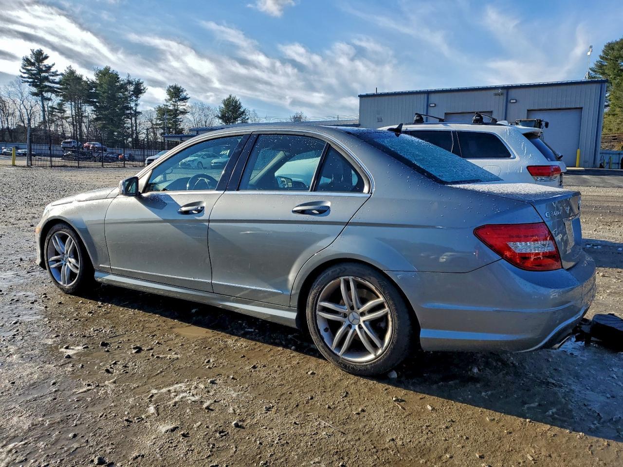 2012 MERCEDES-BENZ C-CLASS