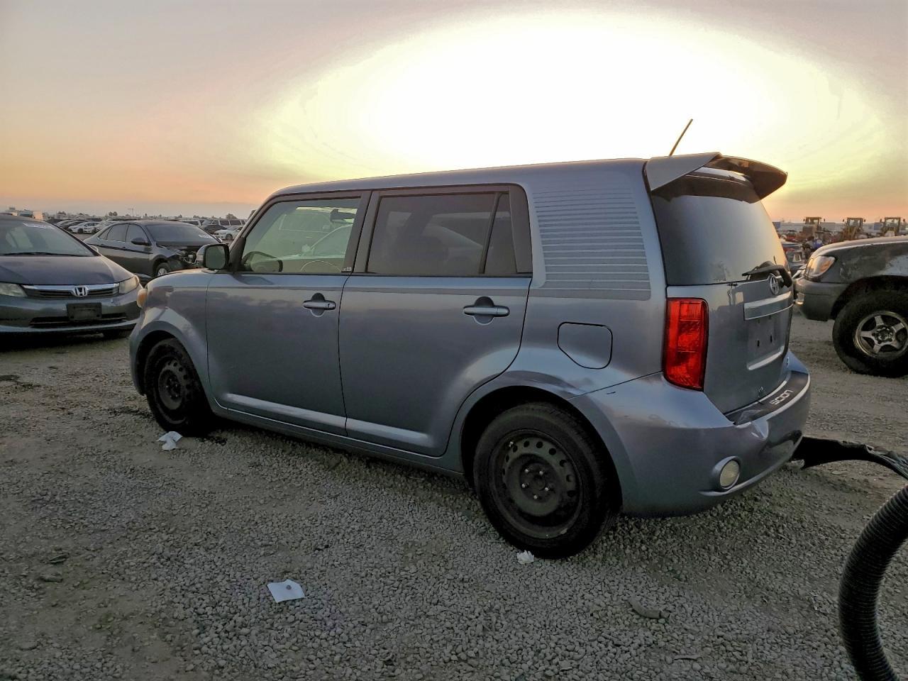 2010 TOYOTA SCION