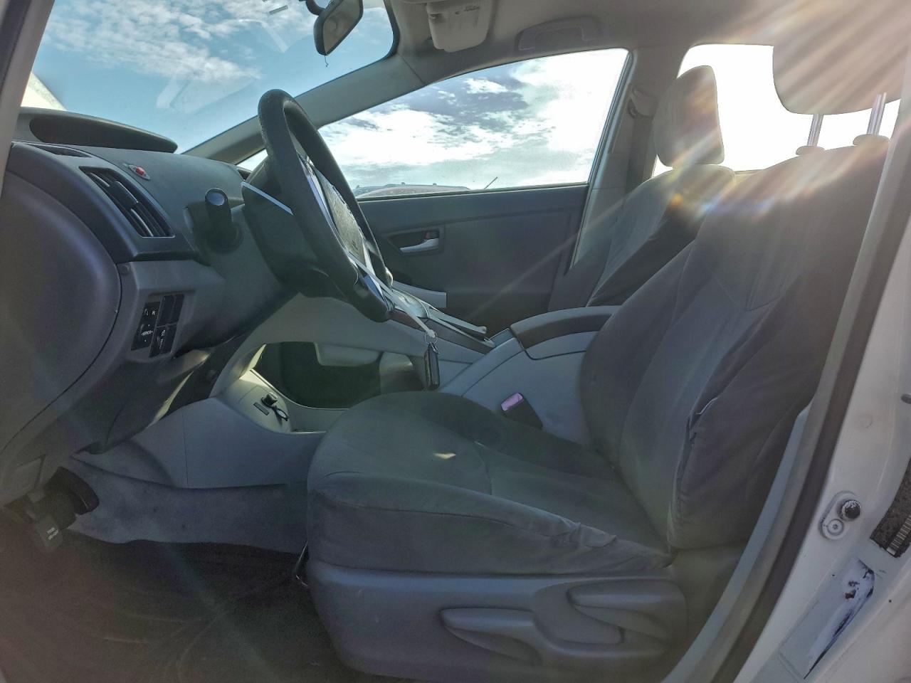 2011 TOYOTA PRIUS