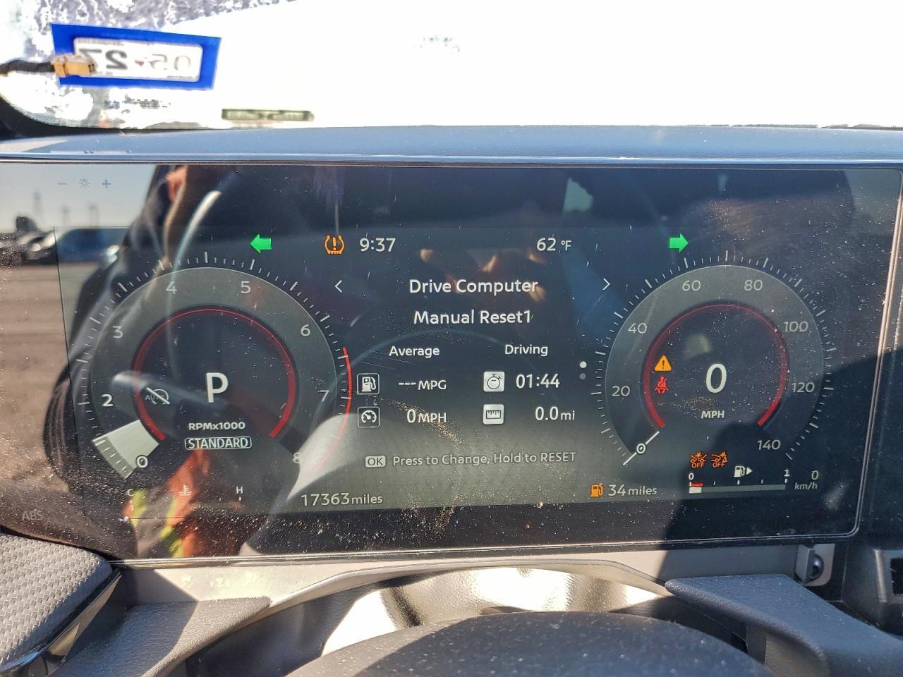 2025 NISSAN KICKS