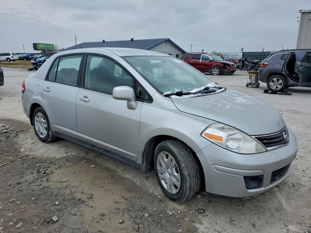 2011 NISSAN VERSA