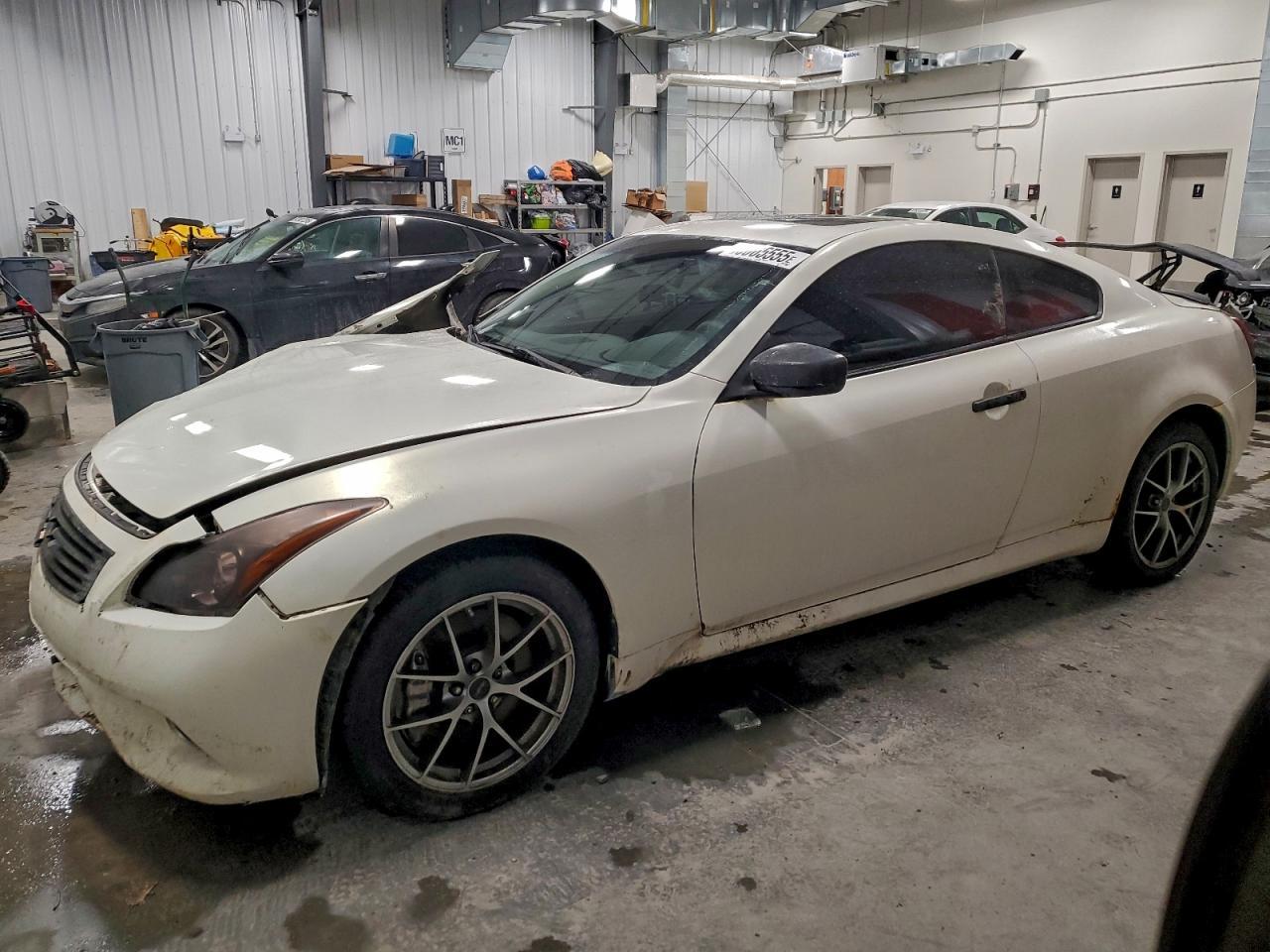 2011 INFINITI G37