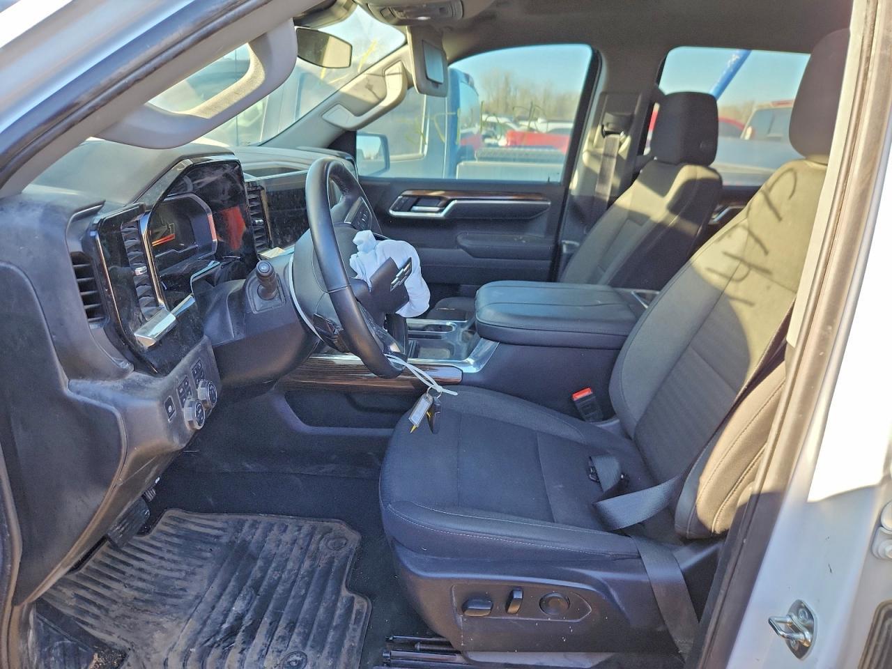 2025 CHEVROLET Silverado