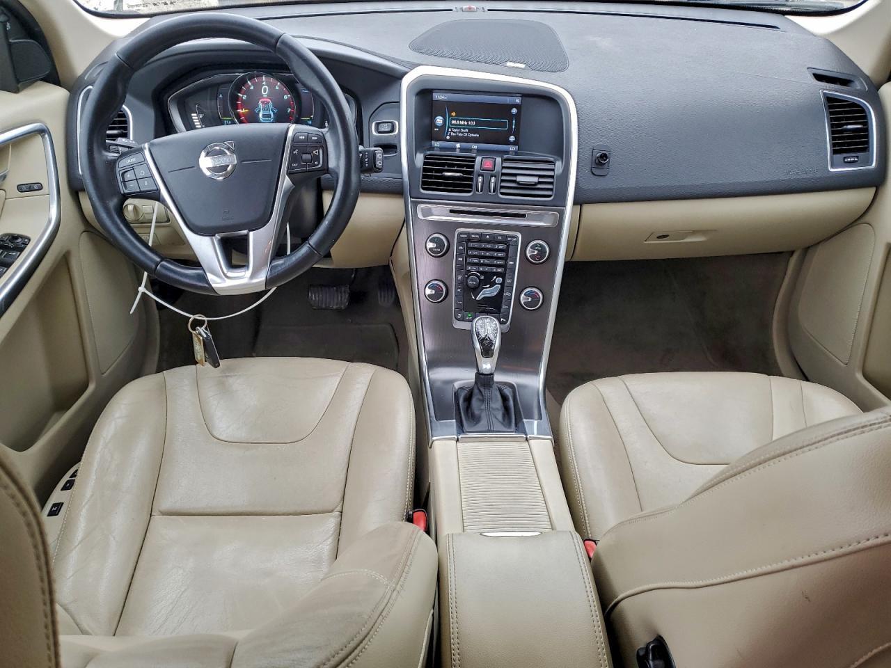 2015 VOLVO XC60