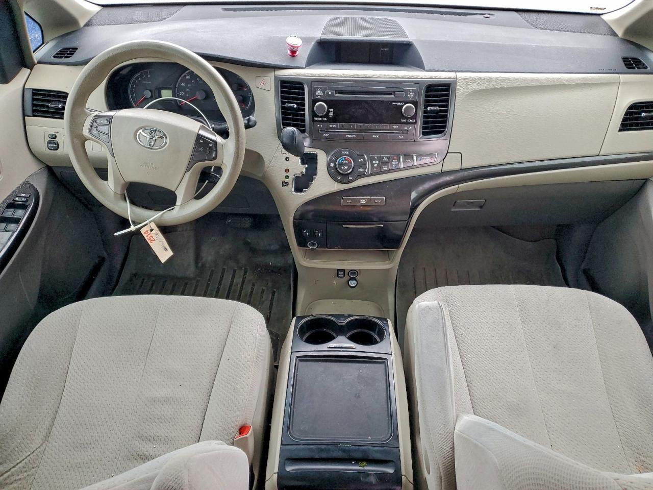 2014 TOYOTA SIENNA