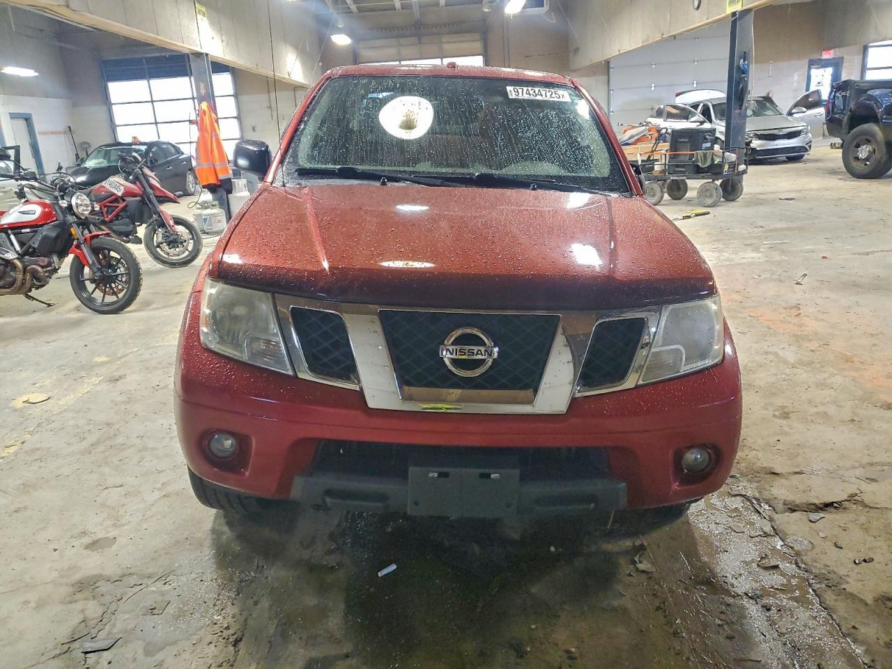 2015 NISSAN Frontier