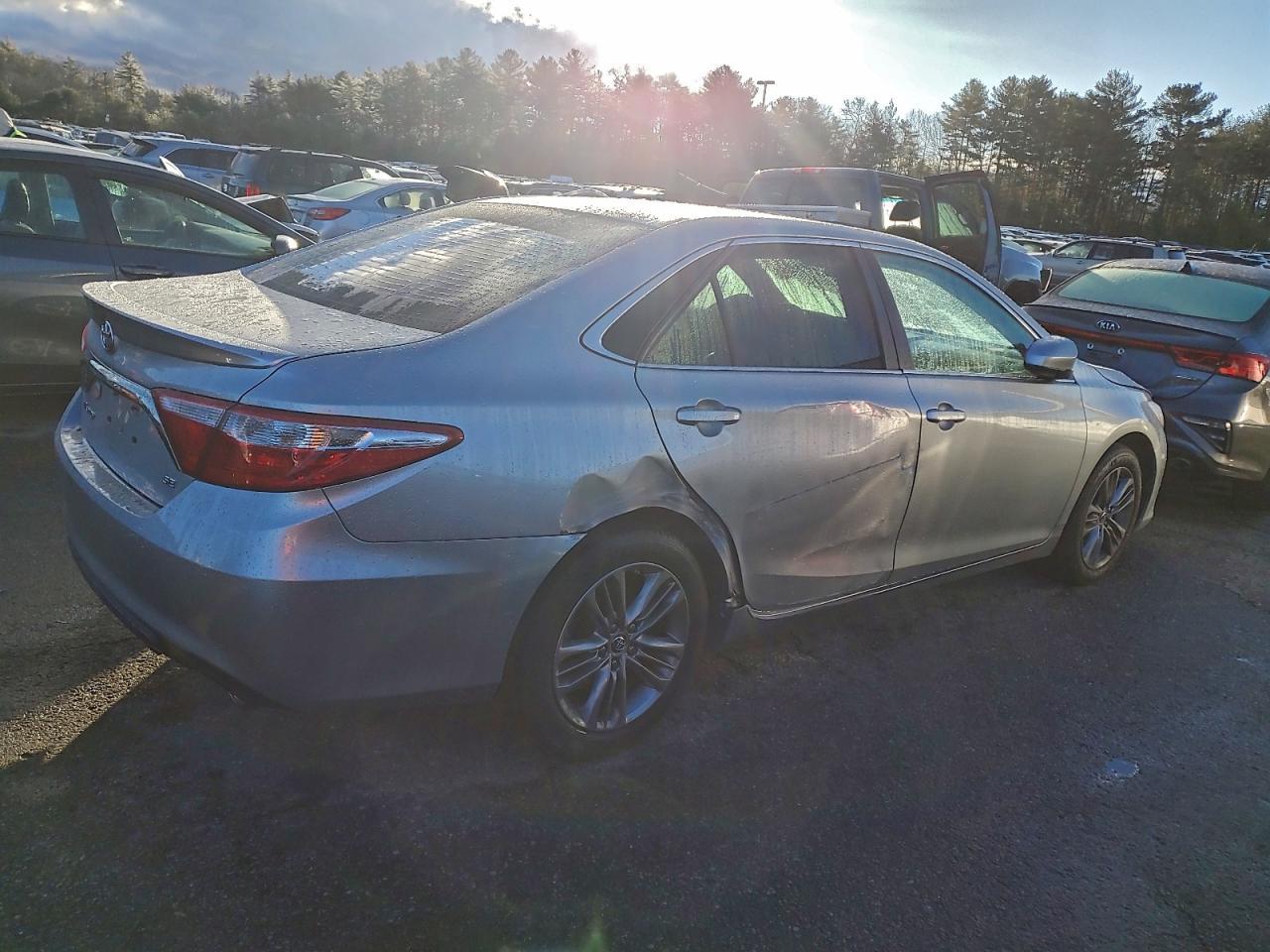 2016 TOYOTA CAMRY