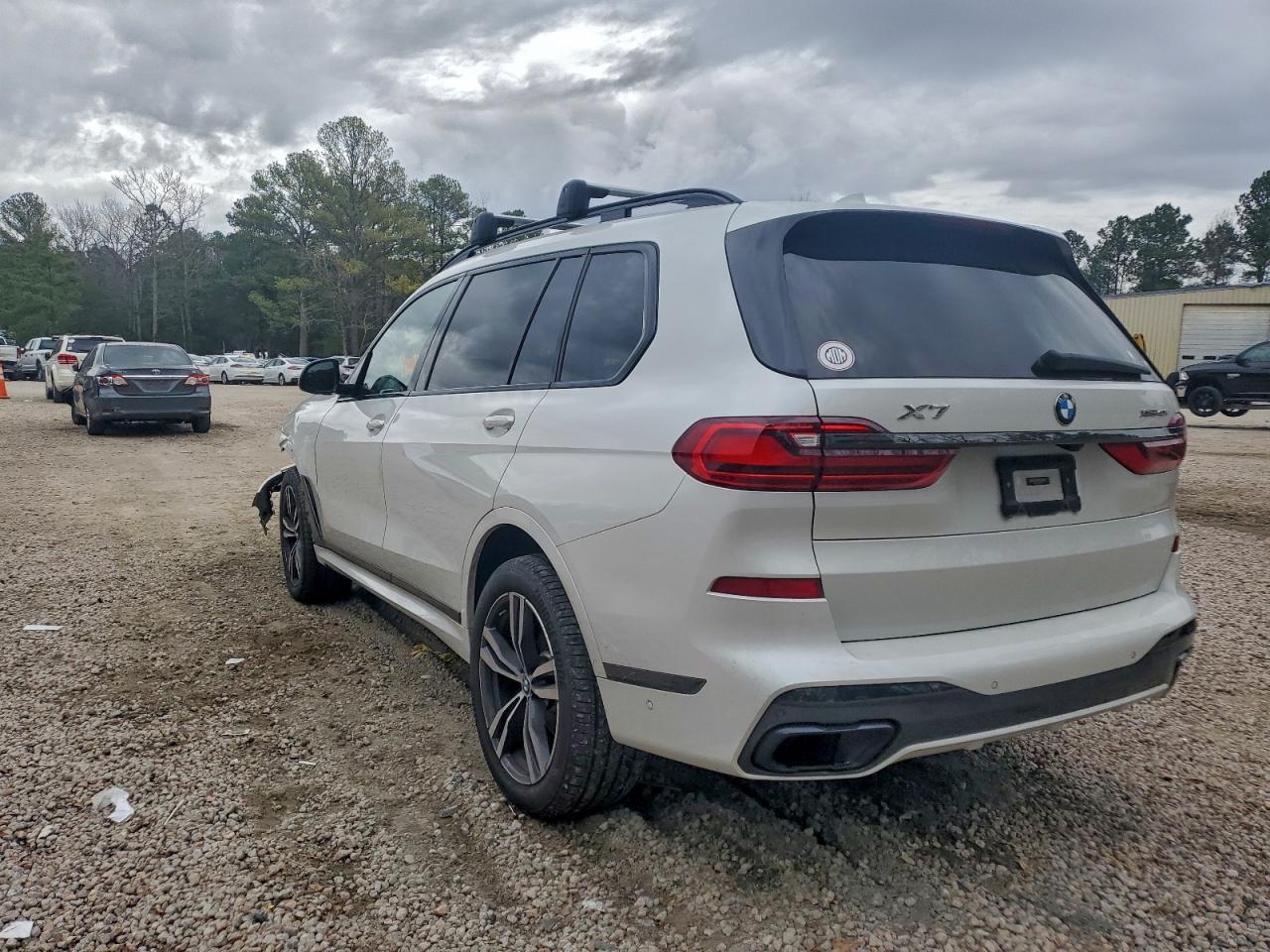 2021 BMW X7
