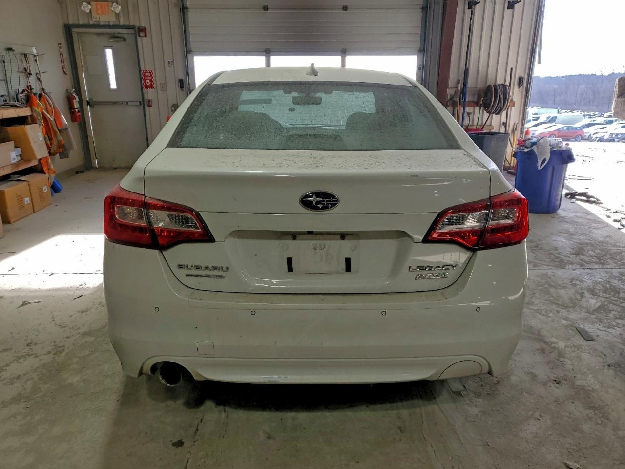 2017 SUBARU Legacy