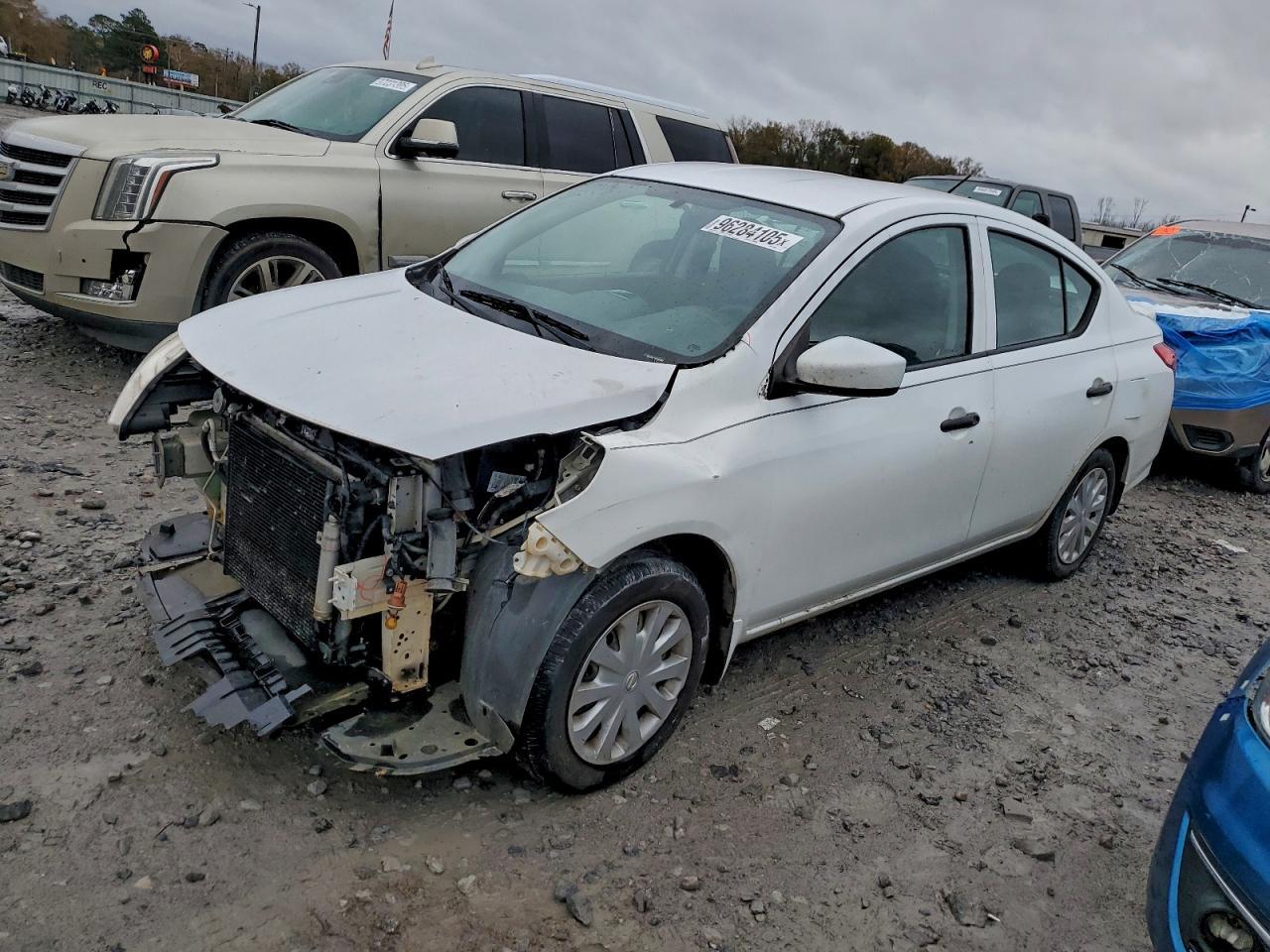 2016 NISSAN VERSA