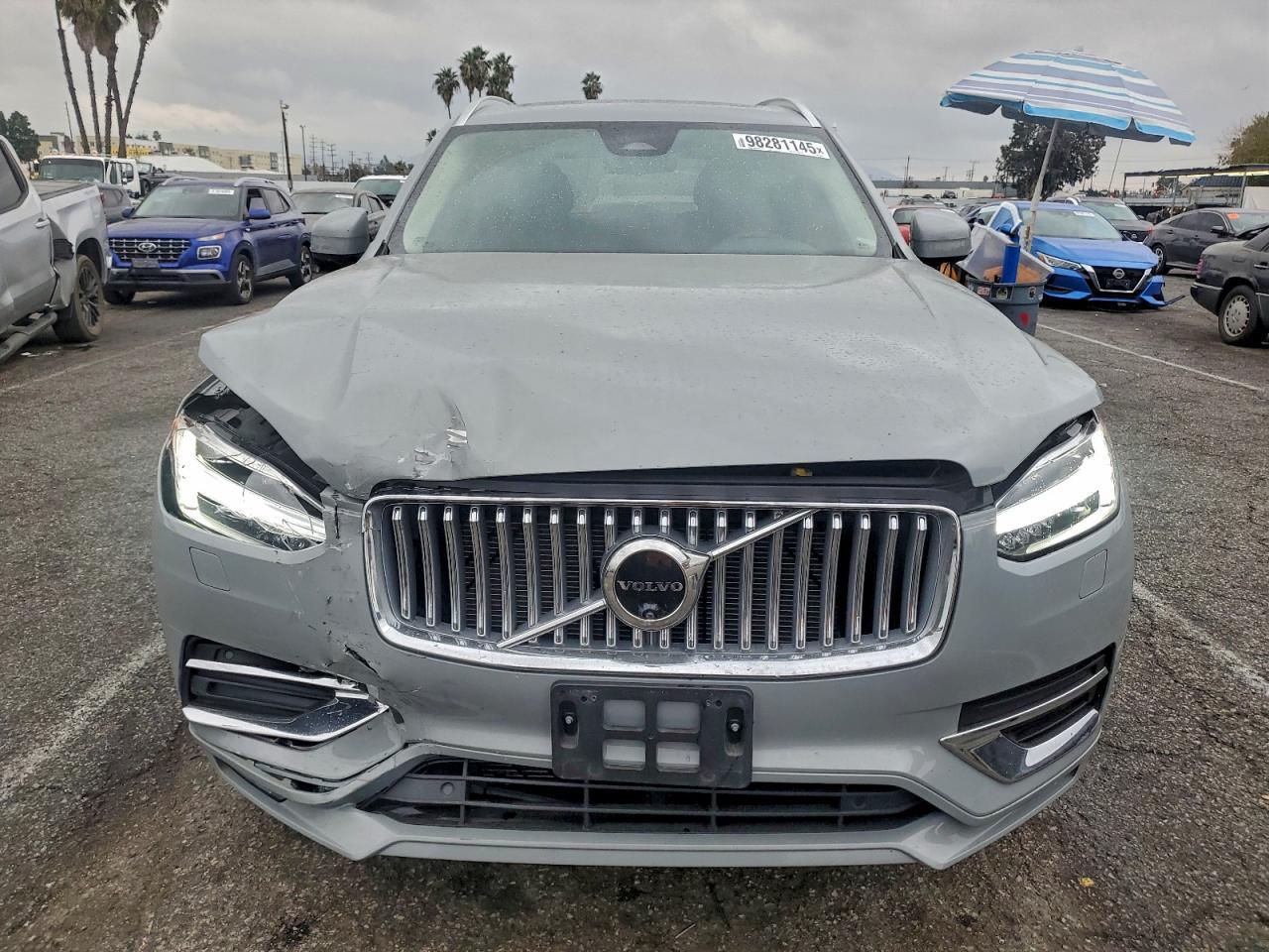 2025 VOLVO XC90