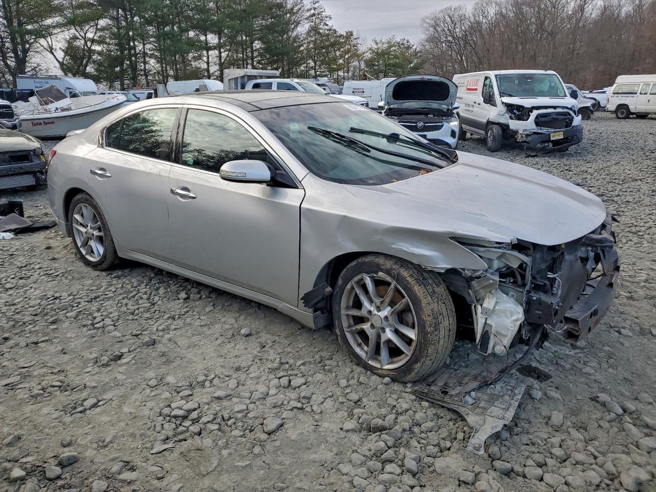 2010 NISSAN Maxima