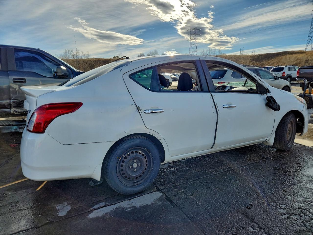2016 NISSAN VERSA