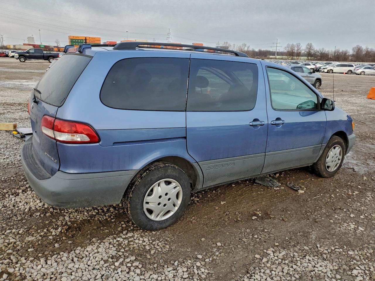 2003 TOYOTA SIENNA